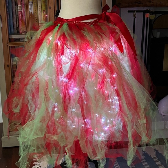 Christmas Red & Ivy Extra Full LED Lit Maxi Tulle Skirt - Picture 1 of 10